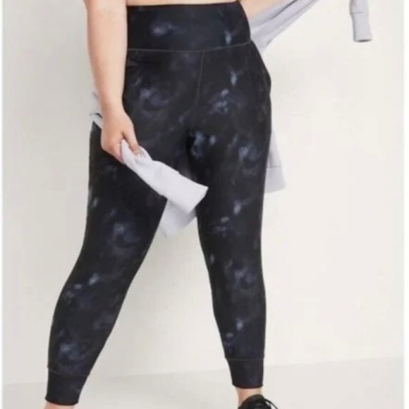 Old Navy Powersoft High Rise Jogger (M) - Picture 15 of 15